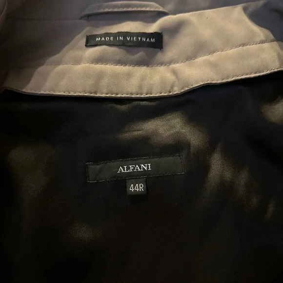 NWOT-Men’s ALFANI Tan Button Down Zippered Lining Coat. Size 44R. - Picture 2 of 9